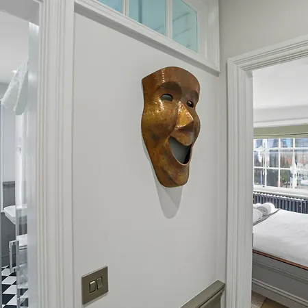 Aldwark Mews, Free Parking, Location